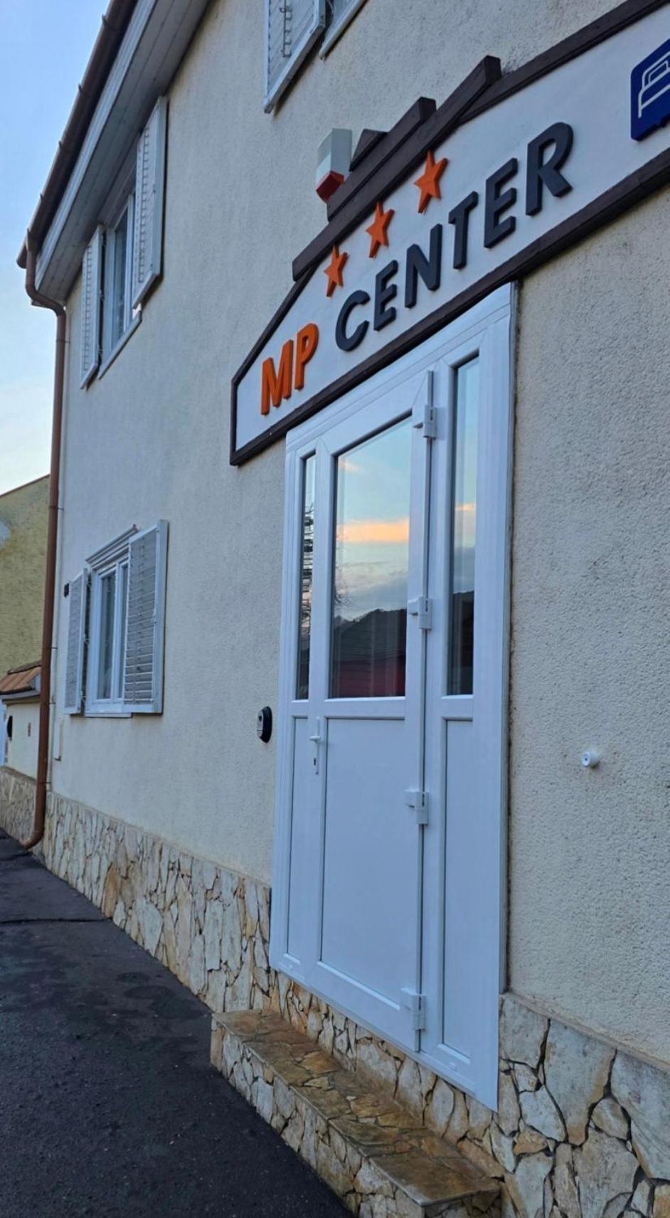 Mp Center Maganszallas ミシュコルツ エクステリア 写真